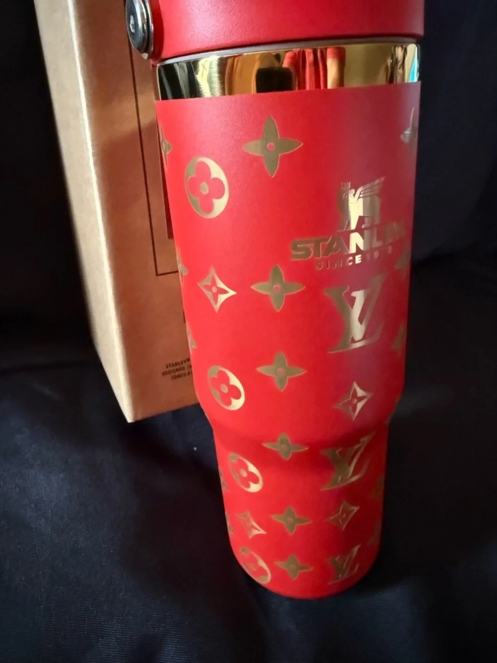 New Stanley 30oz Laser LEngravedV Red & Gold Insulated With Handle and Flip Top - Picture 2 of 7